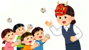 白背景の節分イラスト素材。鬼のお面をかぶった先生に、子どもたちが新聞紙を丸めた豆を投げる豆まきの様子を描いた、保育園・幼稚園向けのやさしくユニークなフリー画像サムネイル