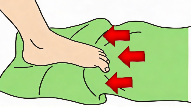 理学療法士監修のタオルギャザーで足指を鍛える運動の自主トレ白背景イラスト。STARGLOWのダンスをイメージした理学療法士作成のイラスト。